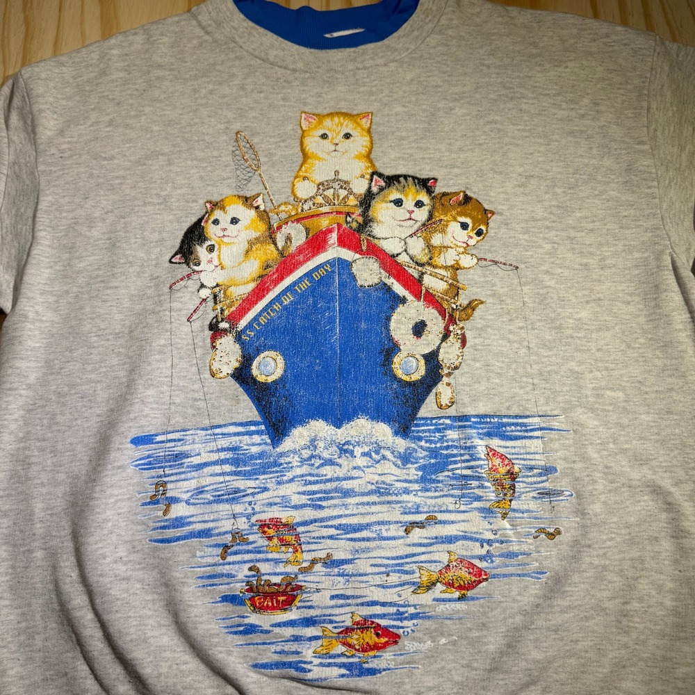 90s Basic Editions Women's S.S. Catch of the Day Cat Graphic Sweatshirt Size M - Picture 2 of 6